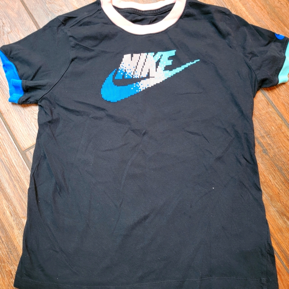 Girls XL nike T-shirt